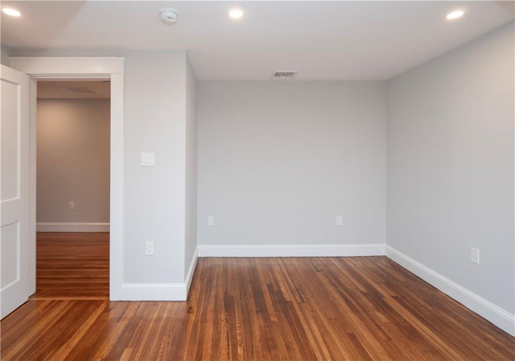 Newport, Rhode Island, 02840, United States, 4 Bedrooms Bedrooms, ,4 BathroomsBathrooms,Residential,Active,1973265