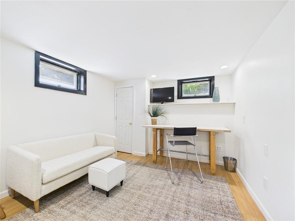 South Kingstown, Rhode Island, 02879, United States, 3 Bedrooms Bedrooms, ,3 BathroomsBathrooms,Residential,Pending,1920270