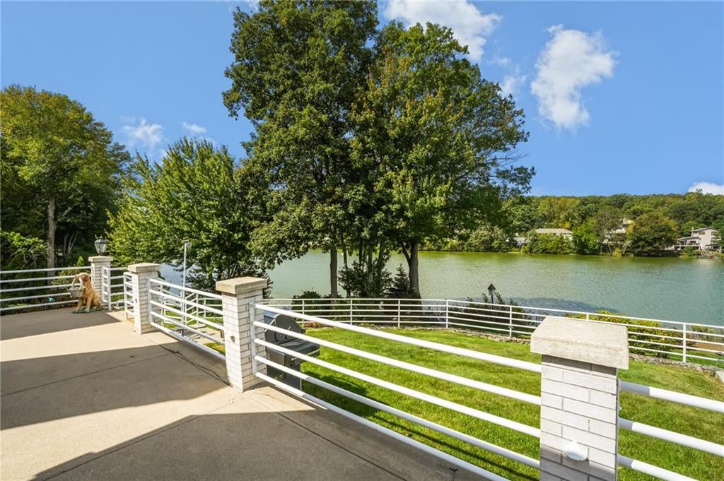 North Providence, Rhode Island, 02904, United States, 3 Bedrooms Bedrooms, ,4 BathroomsBathrooms,Residential,Active,1945229