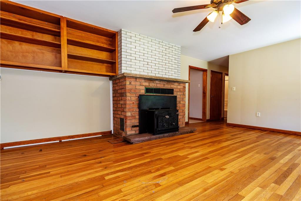 Jamestown, Rhode Island, 02835, United States, 3 Bedrooms Bedrooms, ,1 BathroomBathrooms,Residential,Pending,1834481