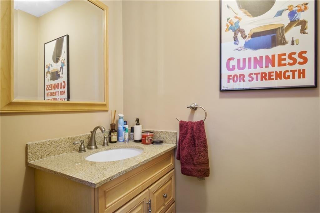 Cranston, Rhode Island, 02921, United States, ,1 BathroomBathrooms,Residential,Active,1703839