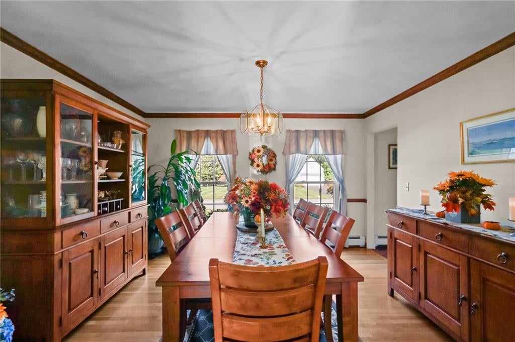 Portsmouth, Rhode Island, 02871, United States, 4 Bedrooms Bedrooms, ,3 BathroomsBathrooms,Residential,Active,1952506