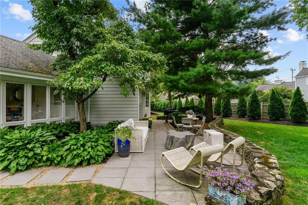 Barrington, Rhode Island, 02806, United States, 4 Bedrooms Bedrooms, ,4 BathroomsBathrooms,Residential,Active,1942364