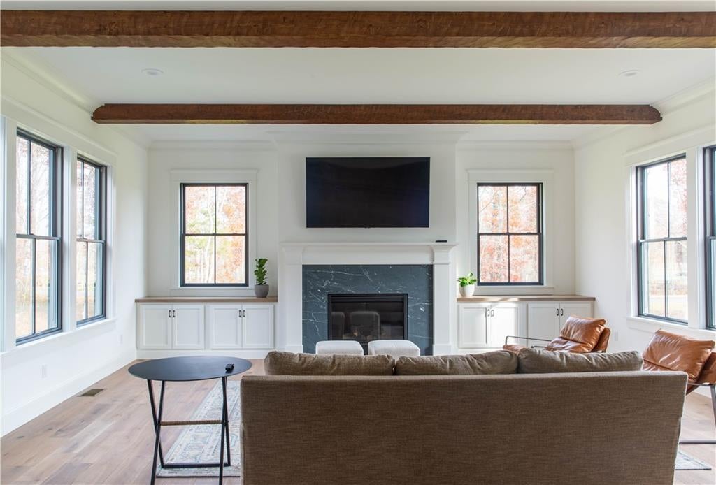 East Greenwich, Rhode Island, 02818, United States, ,3 BathroomsBathrooms,Residential,Active,1718901