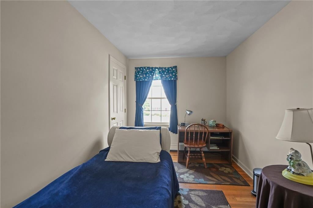Portsmouth, Rhode Island, 02871, United States, 4 Bedrooms Bedrooms, ,3 BathroomsBathrooms,Residential,Active,1904703