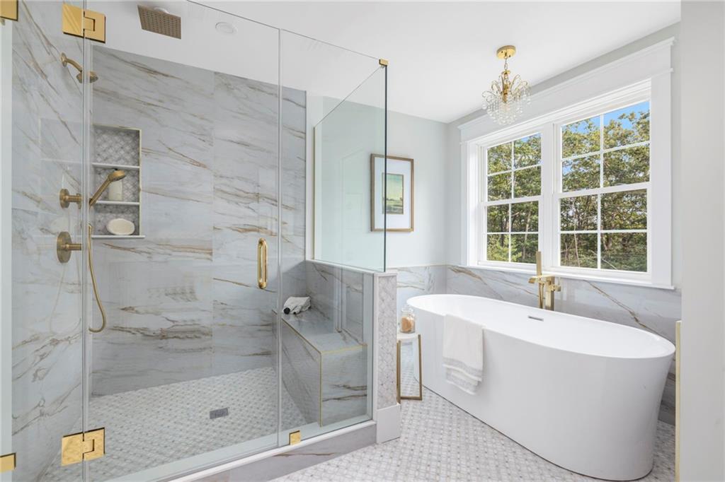 East Greenwich, Rhode Island, 02818, United States, 5 Bedrooms Bedrooms, ,4 BathroomsBathrooms,Residential,Active,1993976