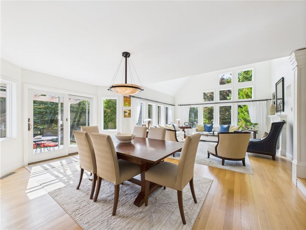 South Kingstown, Rhode Island, 02879, United States, 3 Bedrooms Bedrooms, ,3 BathroomsBathrooms,Residential,Pending,1920270