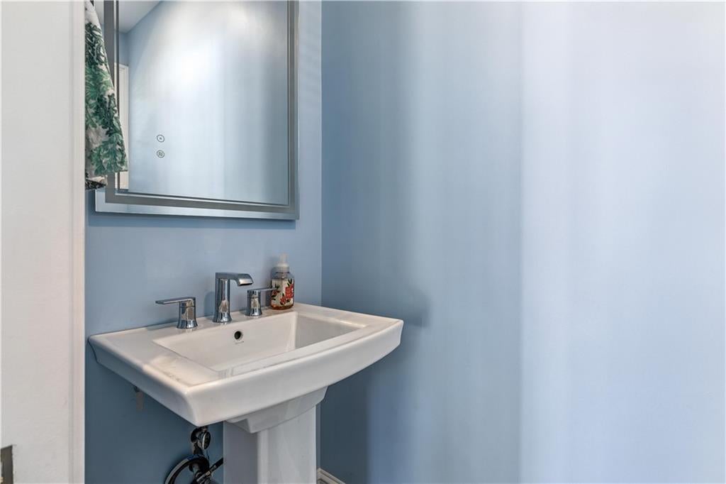 Smithfield, Rhode Island, 02917, United States, 4 Bedrooms Bedrooms, ,7 BathroomsBathrooms,Residential,Active,1944274