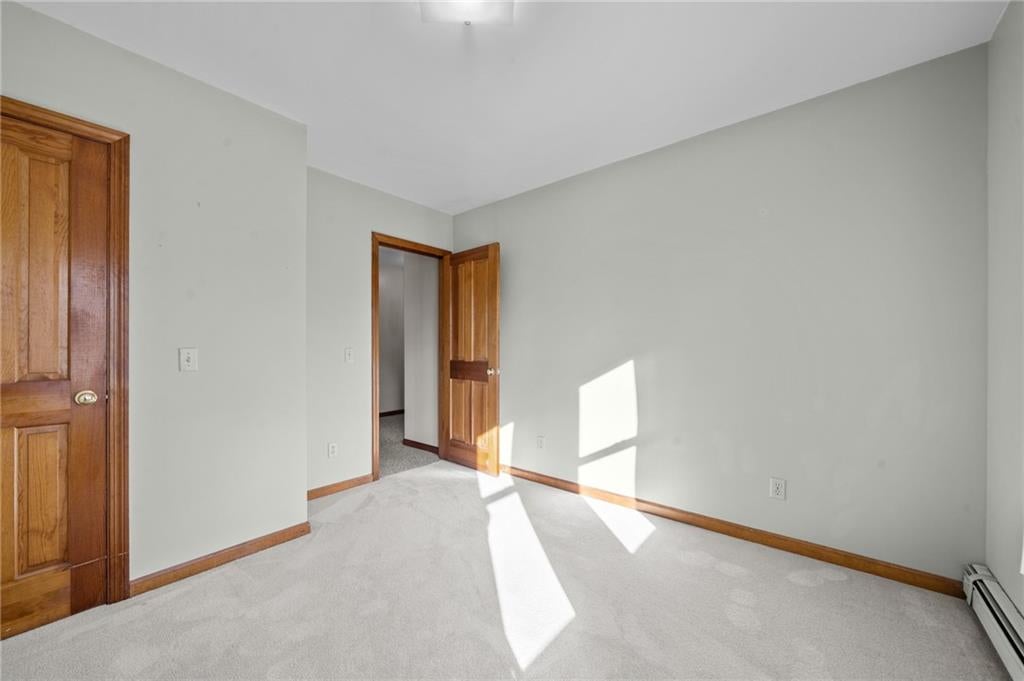 Jamestown, Rhode Island, 02835, United States, 6 Bedrooms Bedrooms, ,4 BathroomsBathrooms,Residential,Active,1987266