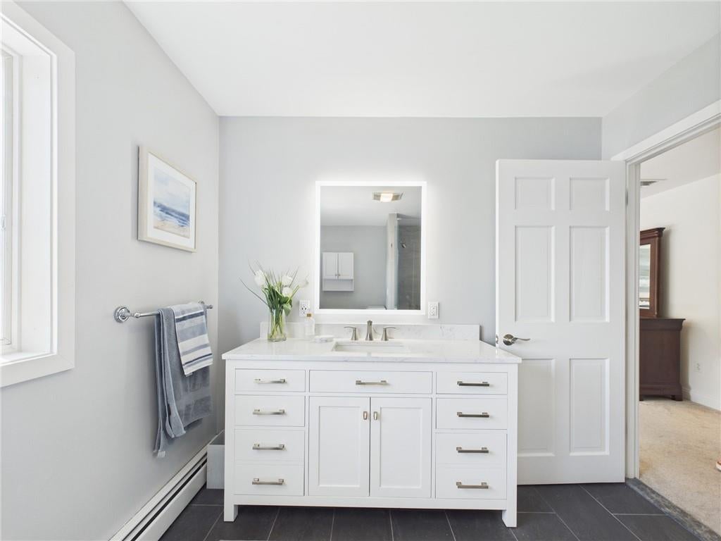 South Kingstown, Rhode Island, 02879, United States, 3 Bedrooms Bedrooms, ,3 BathroomsBathrooms,Residential,Pending,1920270