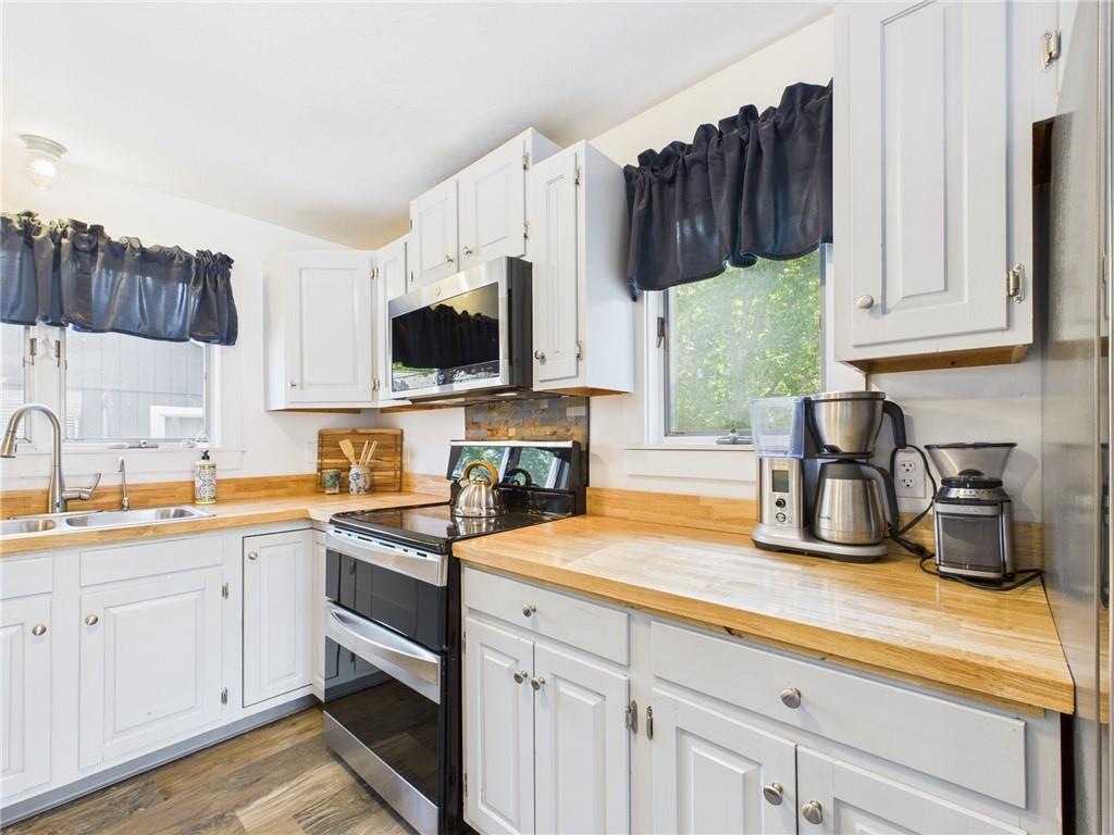 Narragansett, Rhode Island, 02882, United States, 4 Bedrooms Bedrooms, ,3 BathroomsBathrooms,Residential,Active,1862887