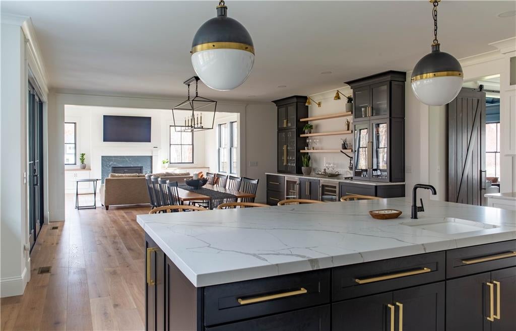 East Greenwich, Rhode Island, 02818, United States, ,3 BathroomsBathrooms,Residential,Active,1718901