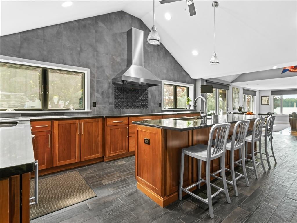 Smithfield, Rhode Island, 02917, United States, 3 Bedrooms Bedrooms, ,3 BathroomsBathrooms,Residential,Active,1953020