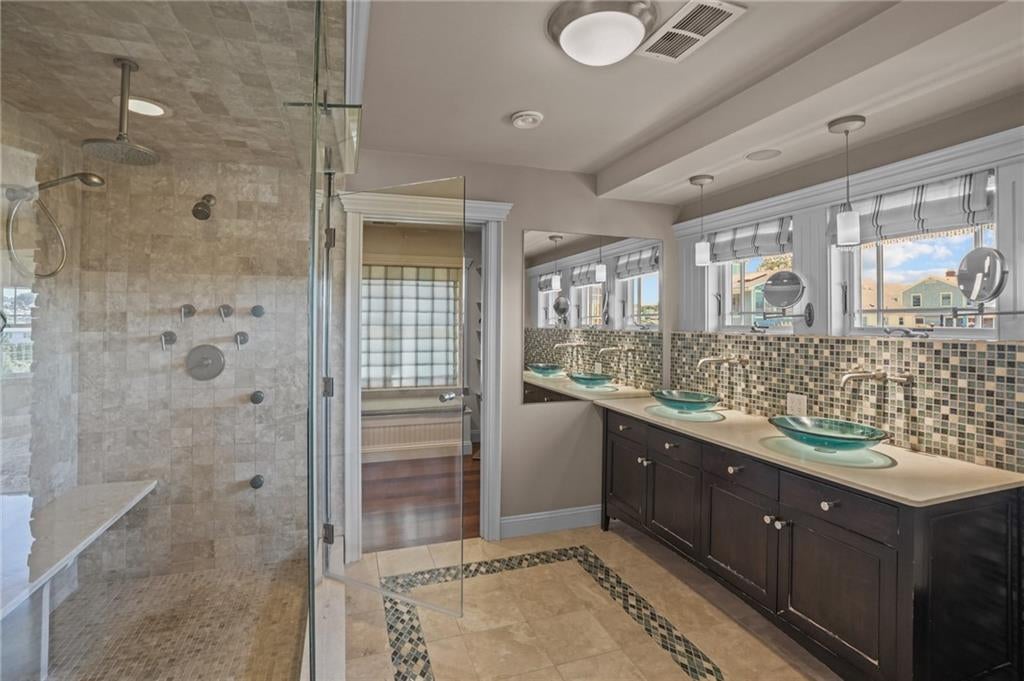 Narragansett, Rhode Island, 02882, United States, 4 Bedrooms Bedrooms, ,4 BathroomsBathrooms,Residential,Active,1929419