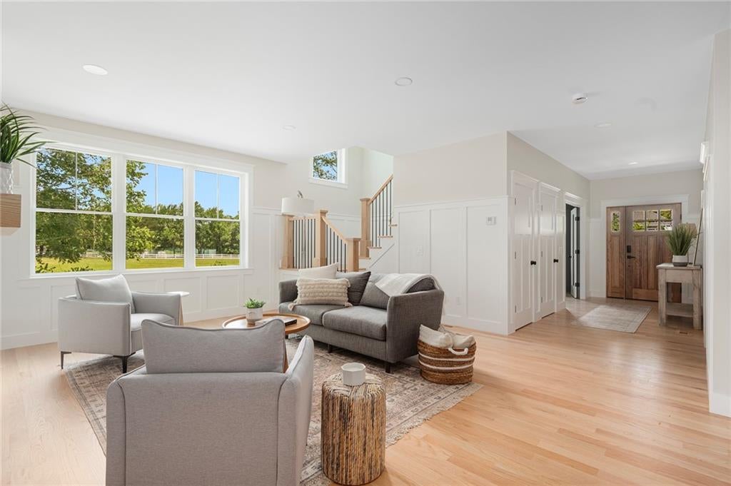 Cranston, Rhode Island, 02921, United States, 4 Bedrooms Bedrooms, ,5 BathroomsBathrooms,Residential,Active,1971004