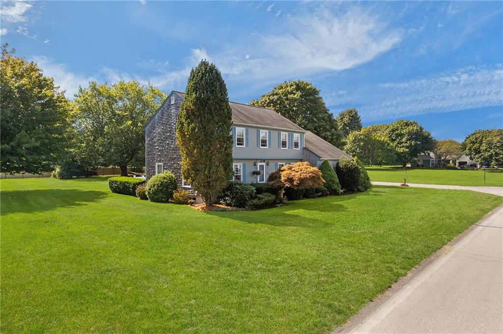 Portsmouth, Rhode Island, 02871, United States, 4 Bedrooms Bedrooms, ,3 BathroomsBathrooms,Residential,Active,1952506