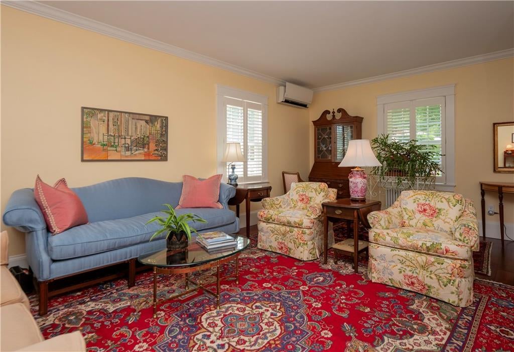 Newport, Rhode Island, 02840, United States, 4 Bedrooms Bedrooms, ,5 BathroomsBathrooms,Residential,Active,1893238