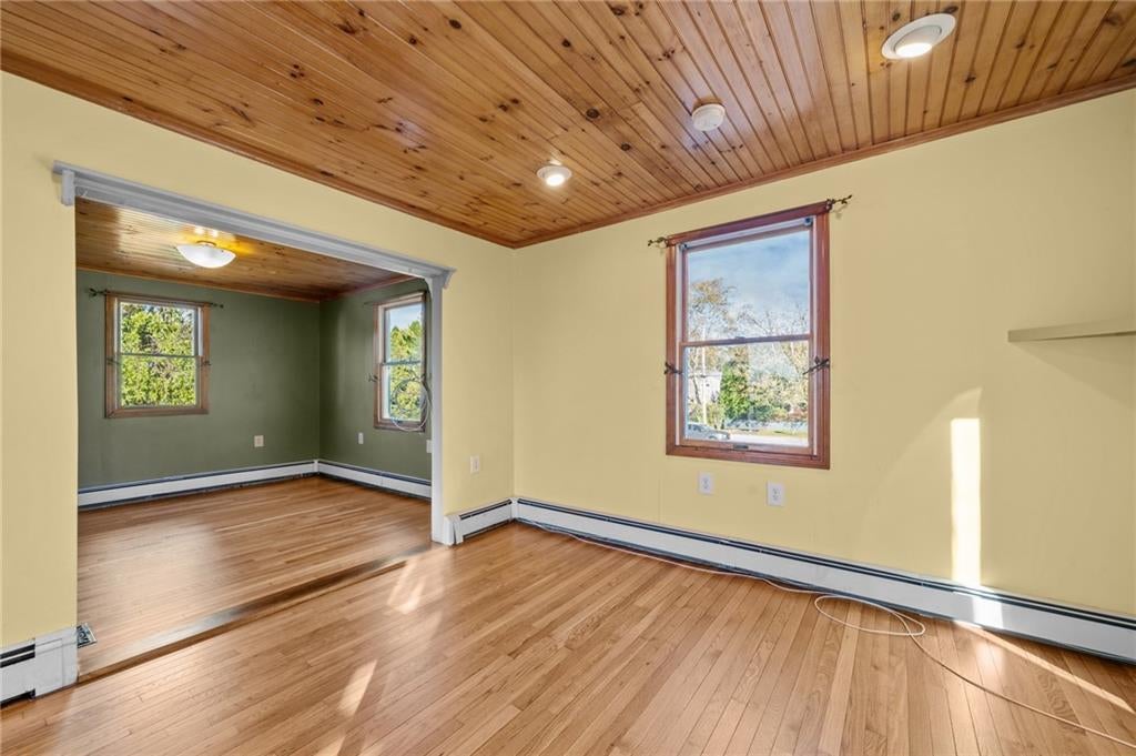 Jamestown, Rhode Island, 02835, United States, 6 Bedrooms Bedrooms, ,4 BathroomsBathrooms,Residential,Active,1987266