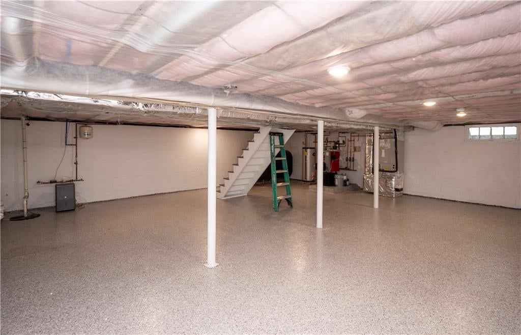 Newport, Rhode Island, 02840, United States, 4 Bedrooms Bedrooms, ,4 BathroomsBathrooms,Residential,Active,1973265