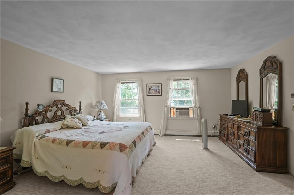 Portsmouth, Rhode Island, 02871, United States, 4 Bedrooms Bedrooms, ,3 BathroomsBathrooms,Residential,Active,1904703