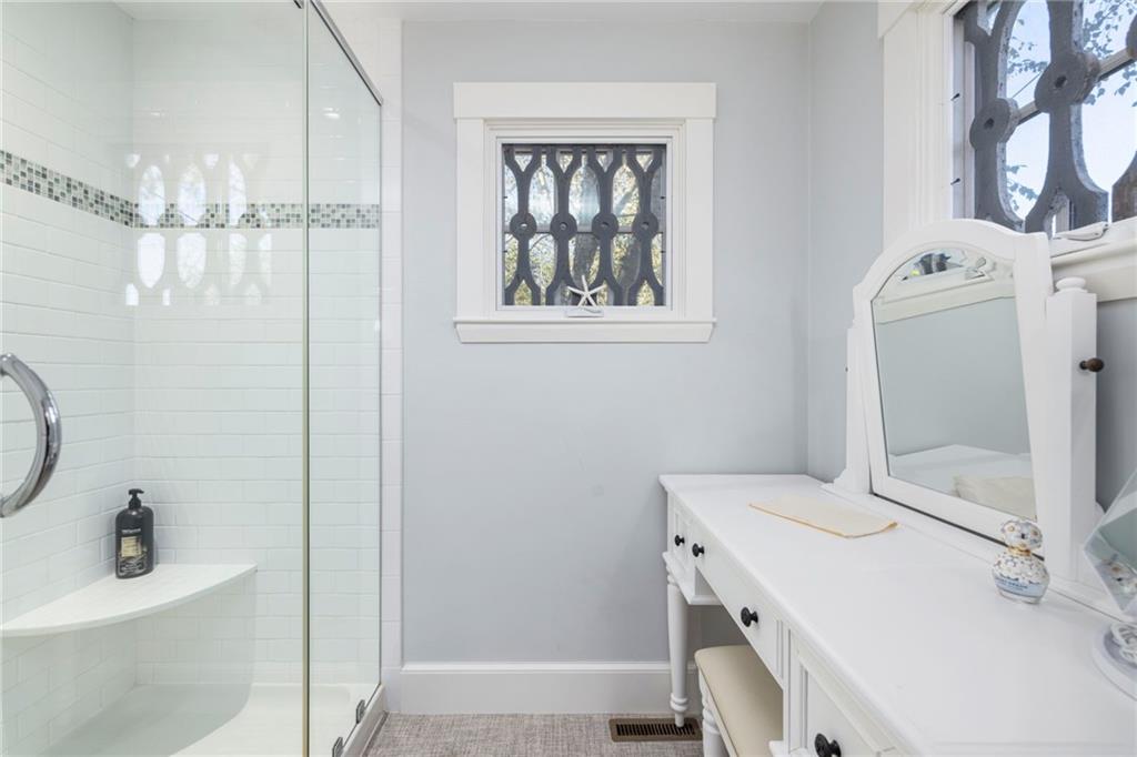 Newport, Rhode Island, 02840, United States, 4 Bedrooms Bedrooms, ,3 BathroomsBathrooms,Residential,Active,1959529