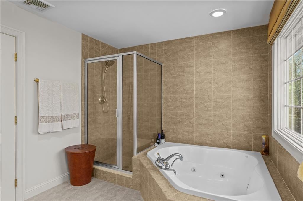 East Greenwich, Rhode Island, 02818, United States, ,4 BathroomsBathrooms,Residential,Active,1791211