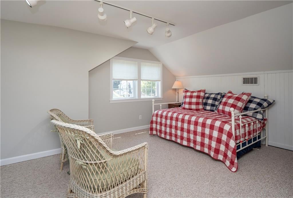 Newport, Rhode Island, 02840, United States, 4 Bedrooms Bedrooms, ,5 BathroomsBathrooms,Residential,Active,1893238