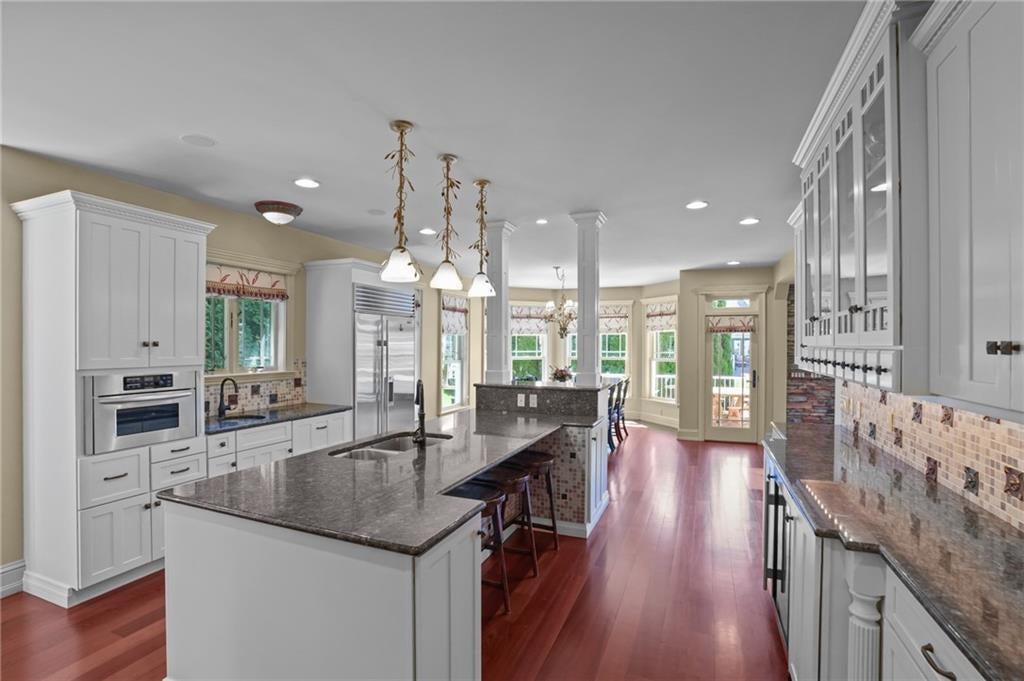 Narragansett, Rhode Island, 02882, United States, 4 Bedrooms Bedrooms, ,4 BathroomsBathrooms,Residential,Active,1929419