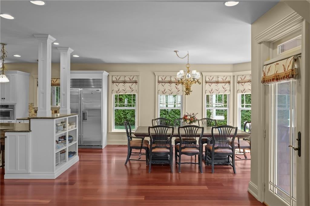 Narragansett, Rhode Island, 02882, United States, 4 Bedrooms Bedrooms, ,4 BathroomsBathrooms,Residential,Active,1929419