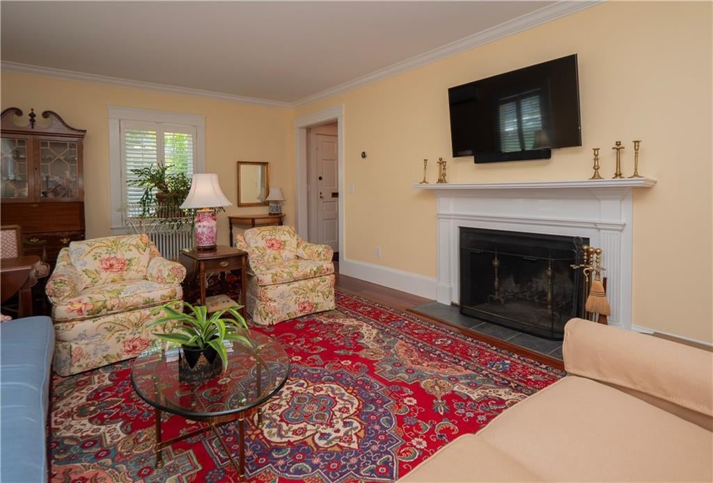 Newport, Rhode Island, 02840, United States, 4 Bedrooms Bedrooms, ,5 BathroomsBathrooms,Residential,Active,1893238