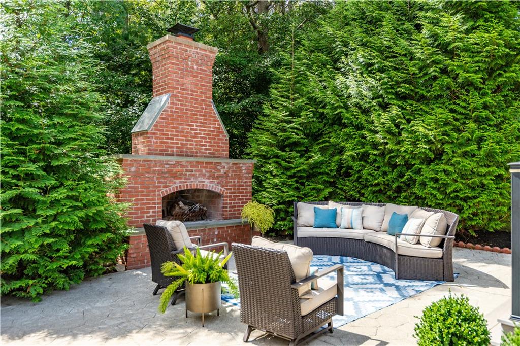 Smithfield, Rhode Island, 02917, United States, 4 Bedrooms Bedrooms, ,3 BathroomsBathrooms,Residential,Active,1929673