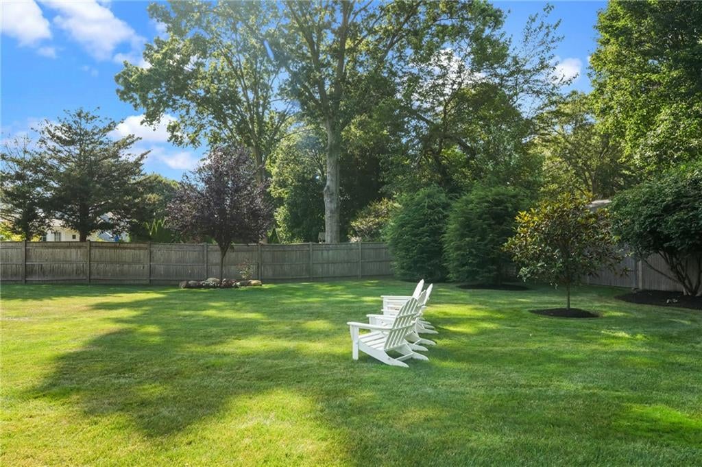 East Greenwich, Rhode Island, 02818, United States, 3 Bedrooms Bedrooms, ,3 BathroomsBathrooms,Residential,Active,1900189