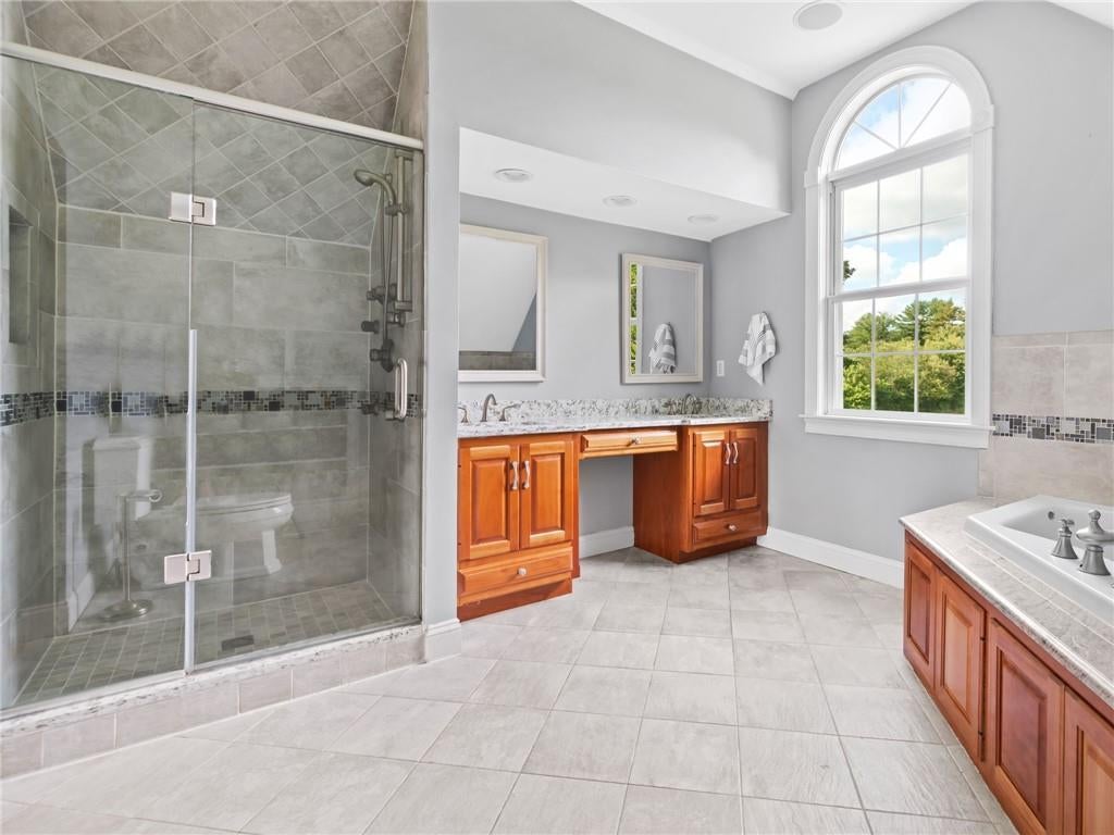 Cumberland, Rhode Island, 02864, United States, 4 Bedrooms Bedrooms, ,5 BathroomsBathrooms,Residential,Active,1953257