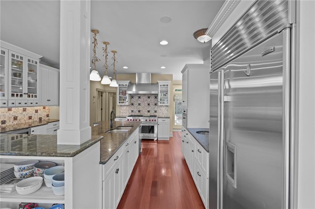 Narragansett, Rhode Island, 02882, United States, 4 Bedrooms Bedrooms, ,4 BathroomsBathrooms,Residential,Active,1929419