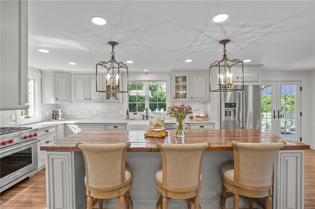 East Greenwich, Rhode Island, 02818, United States, 3 Bedrooms Bedrooms, ,3 BathroomsBathrooms,Residential,Active,1900189