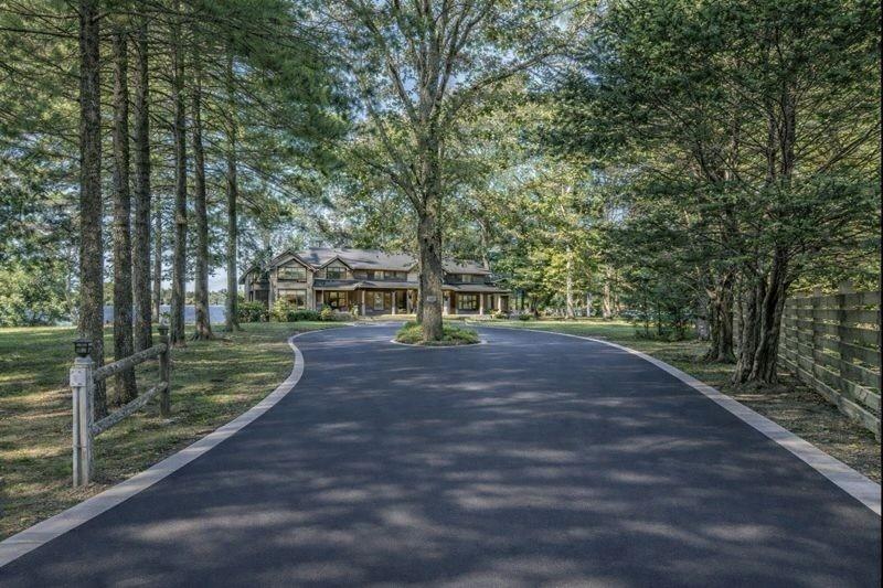 Barrington, Rhode Island, 02806, United States, 1 Bedroom Bedrooms, ,2 BathroomsBathrooms,Residential,Active,2010902