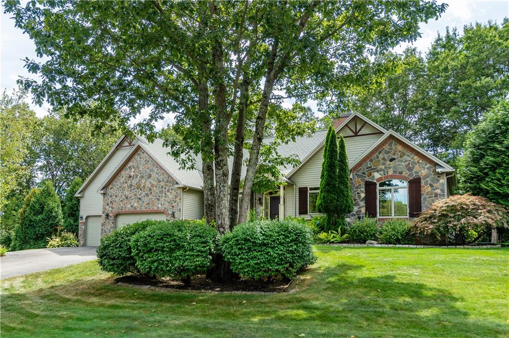Smithfield, Rhode Island, 02917, United States, 4 Bedrooms Bedrooms, ,3 BathroomsBathrooms,Residential,Active,1929673