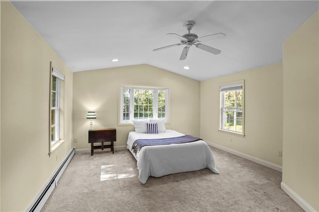 Portsmouth, Rhode Island, 02871, United States, 5 Bedrooms Bedrooms, ,3 BathroomsBathrooms,Residential,Active,1927643