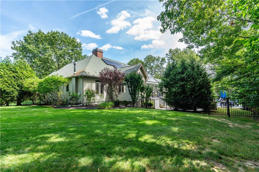 Smithfield, Rhode Island, 02917, United States, 4 Bedrooms Bedrooms, ,3 BathroomsBathrooms,Residential,Active,1929673
