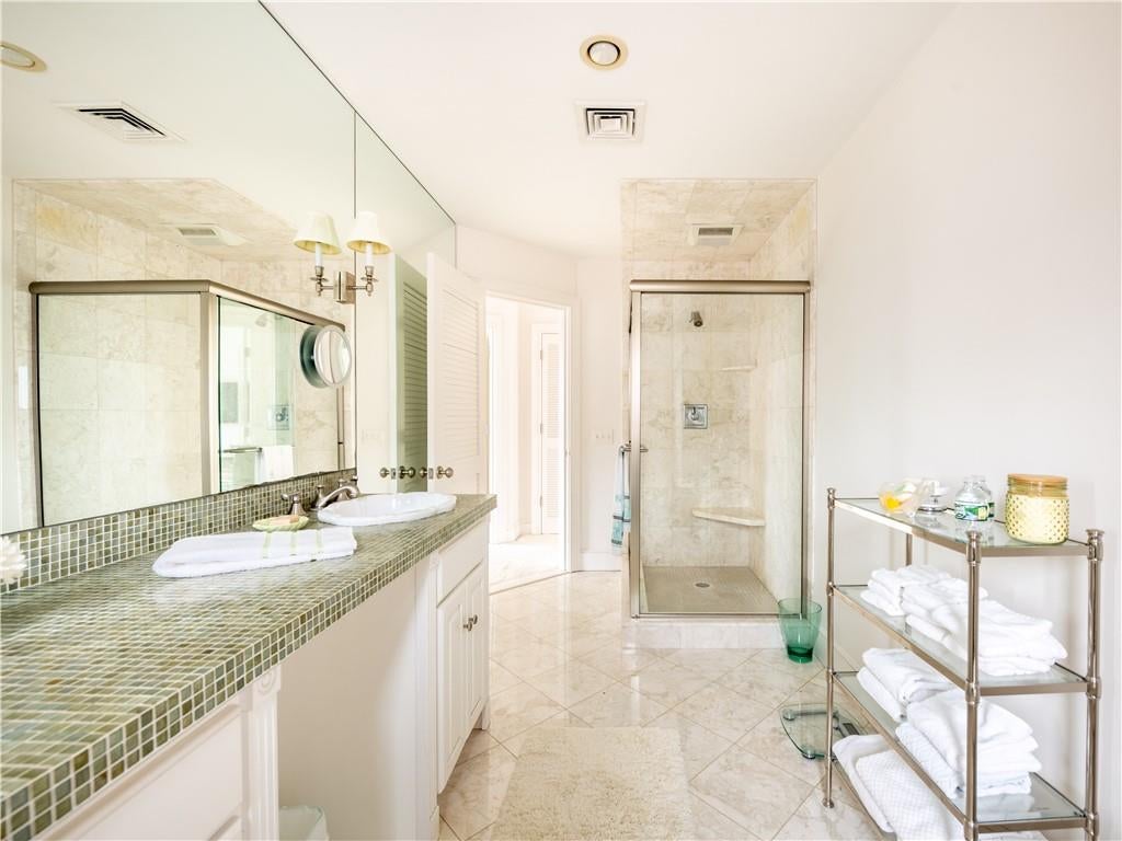 Newport, Rhode Island, 02840, United States, ,3 BathroomsBathrooms,Residential,Active,1790147