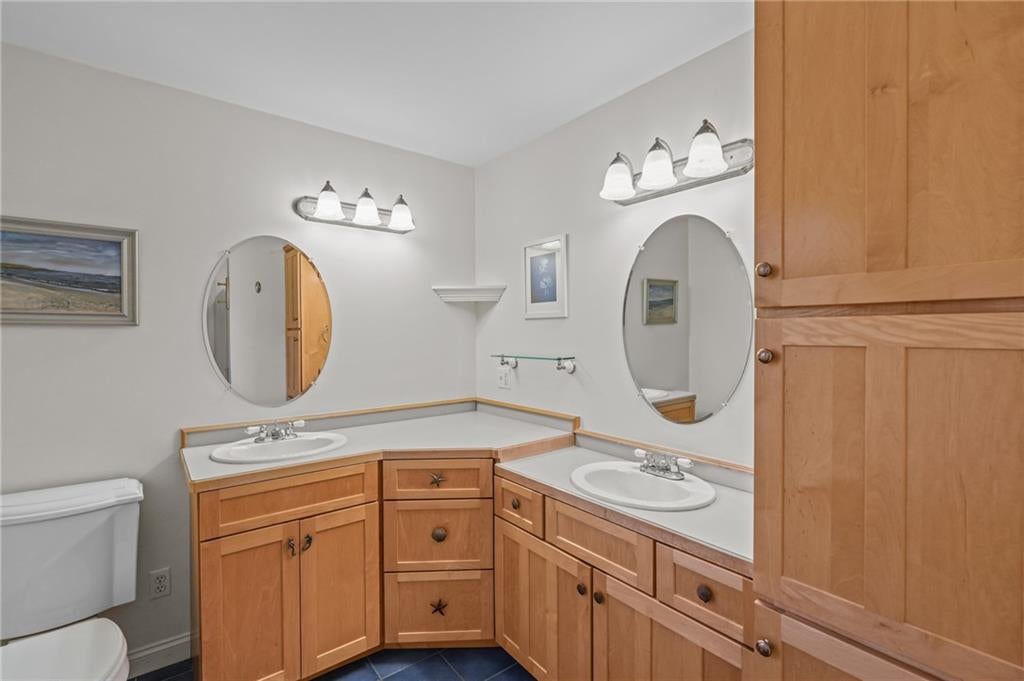 Portsmouth, Rhode Island, 02871, United States, 5 Bedrooms Bedrooms, ,3 BathroomsBathrooms,Residential,Active,1927643
