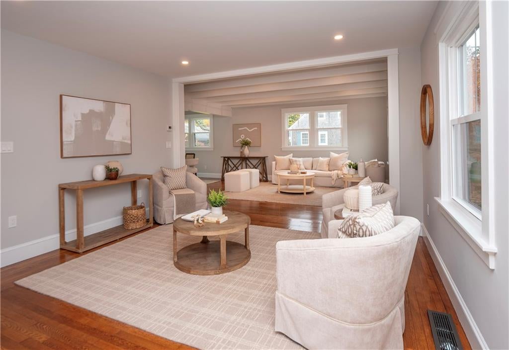 Newport, Rhode Island, 02840, United States, 4 Bedrooms Bedrooms, ,4 BathroomsBathrooms,Residential,Active,1973265