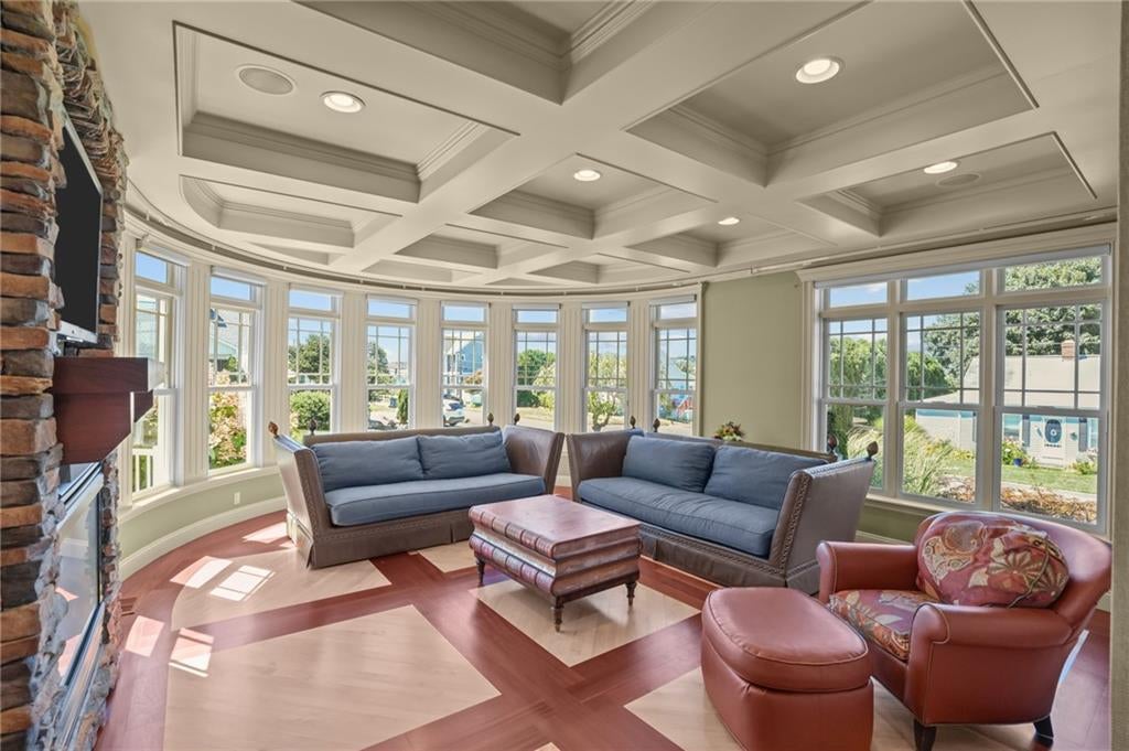 Narragansett, Rhode Island, 02882, United States, 4 Bedrooms Bedrooms, ,4 BathroomsBathrooms,Residential,Active,1929419