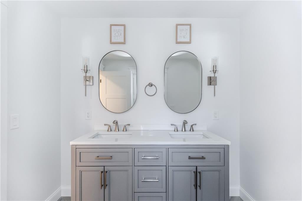 Cranston, Rhode Island, 02921, United States, 3 Bedrooms Bedrooms, ,4 BathroomsBathrooms,Residential,Active,2011445