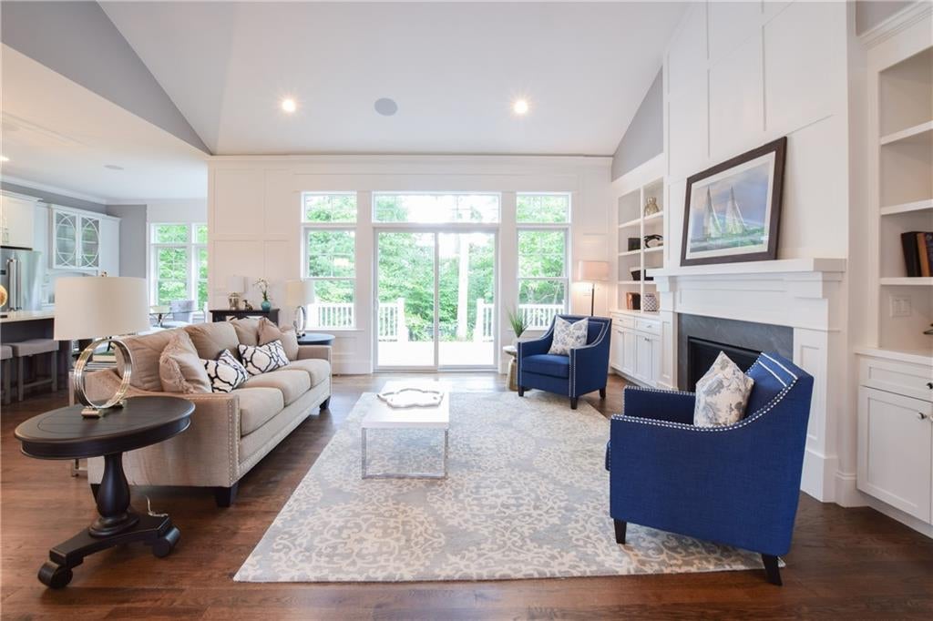 East Greenwich, Rhode Island, 02818, United States, 4 Bedrooms Bedrooms, ,3 BathroomsBathrooms,Residential,Active,1985551