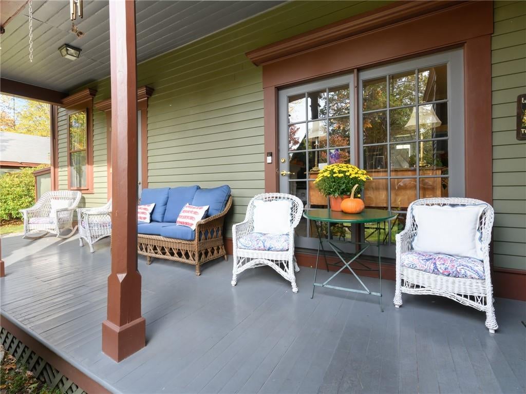 Warwick, Rhode Island, 02818, United States, 5 Bedrooms Bedrooms, ,4 BathroomsBathrooms,Residential,Active,2006818