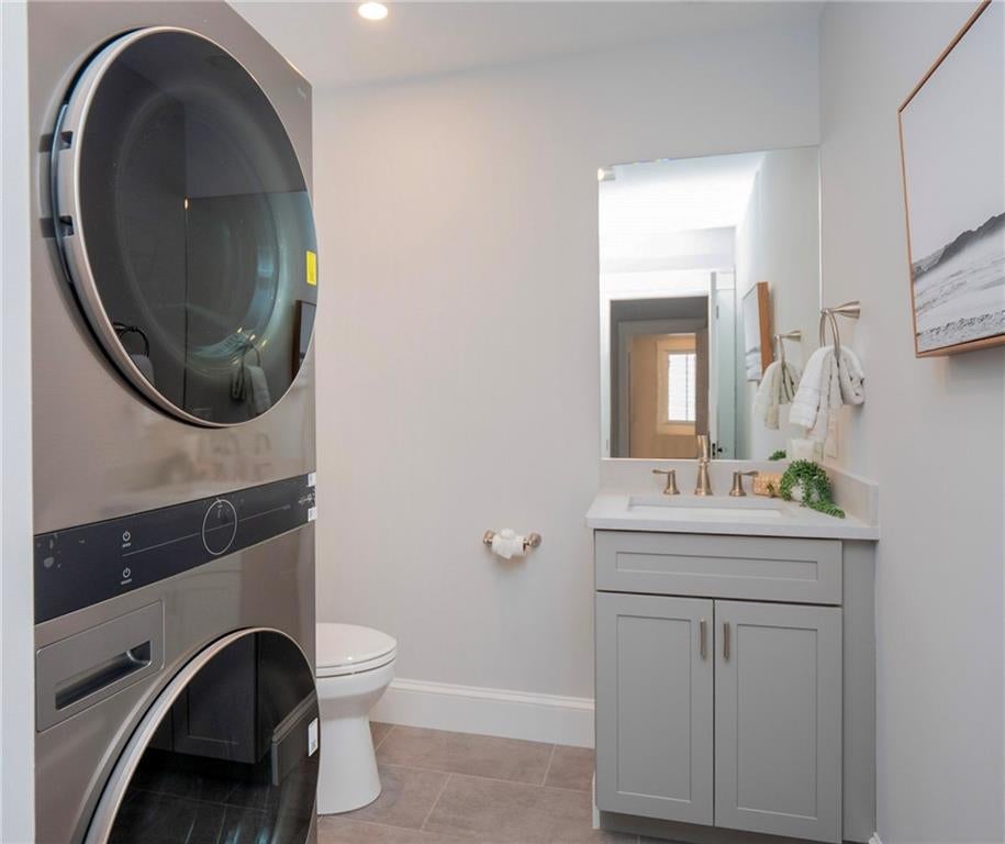 Newport, Rhode Island, 02840, United States, 4 Bedrooms Bedrooms, ,4 BathroomsBathrooms,Residential,Active,1973265