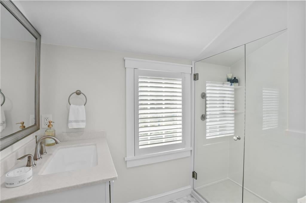 East Greenwich, Rhode Island, 02818, United States, 3 Bedrooms Bedrooms, ,3 BathroomsBathrooms,Residential,Active,1900189