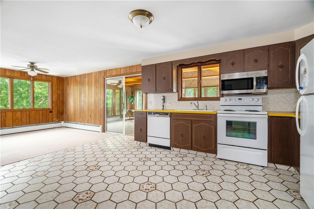 Cumberland, Rhode Island, 02864, United States, 3 Bedrooms Bedrooms, ,2 BathroomsBathrooms,Residential,Active,1926706