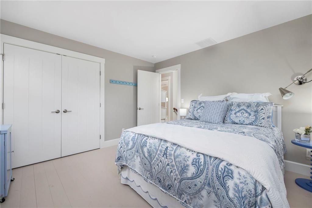 Newport, Rhode Island, 02840, United States, 4 Bedrooms Bedrooms, ,3 BathroomsBathrooms,Residential,Active,1959529